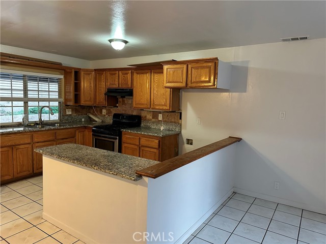 Detail Gallery Image 4 of 19 For 234 N Sagamore St, Anaheim,  CA 92807 - 4 Beds | 2 Baths