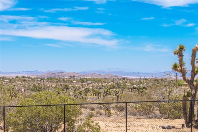 3977 Sage Avenue, Yucca Valley CA: https://media.crmls.org/medias/35d94ca8-16ab-47b7-a2c6-def37185466e.jpg