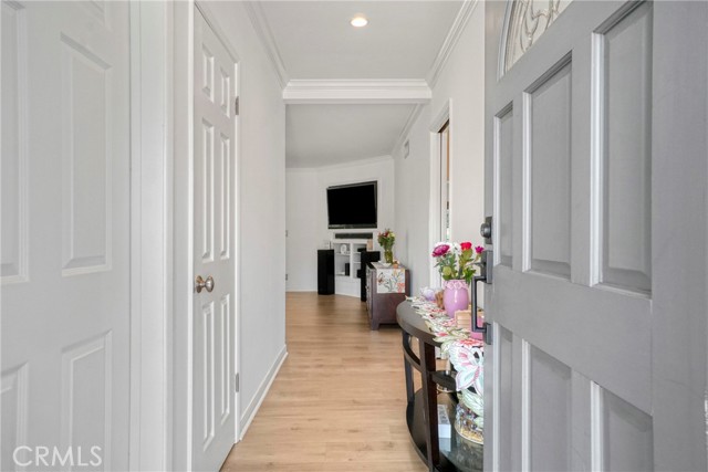 16619 Osborne Street, North Hills CA: https://media.crmls.org/medias/35d980a2-9009-4350-bf98-4a27a82be6c0.jpg