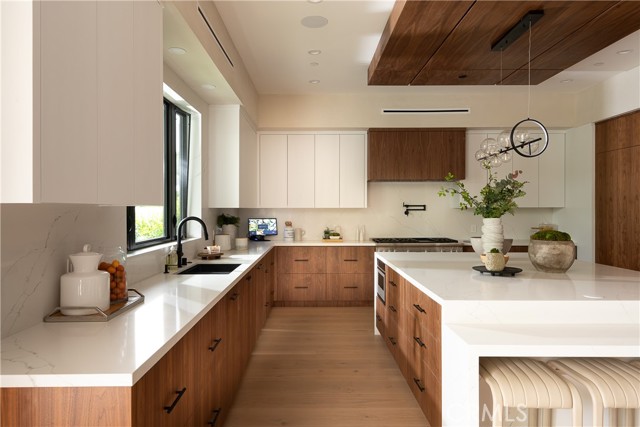 4140 Sunnyslope Avenue, Sherman Oaks CA: https://media.crmls.org/medias/35da6bd5-9a06-4762-82ac-dae9f8ded2ff.jpg