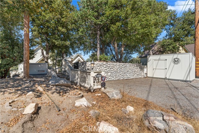 Detail Gallery Image 13 of 58 For 1230 Brentwood Dr, Lake Arrowhead,  CA 92352 - 3 Beds | 2/1 Baths