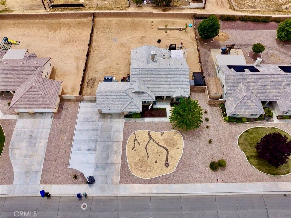 https://media.crmls.org/medias/35daf5a5-9a64-40a0-840c-1d68cc174ca8.jpg?preset=X-Large