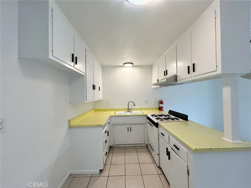 https://media.crmls.org/medias/35db305b-0694-45df-b79f-ad36e5ace723.jpg?preset=X-Large