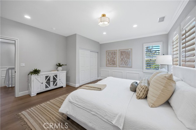 9 Whitford, Irvine CA: https://media.crmls.org/medias/35db4ec6-d0fe-4612-b27e-c17bb7dc8203.jpg