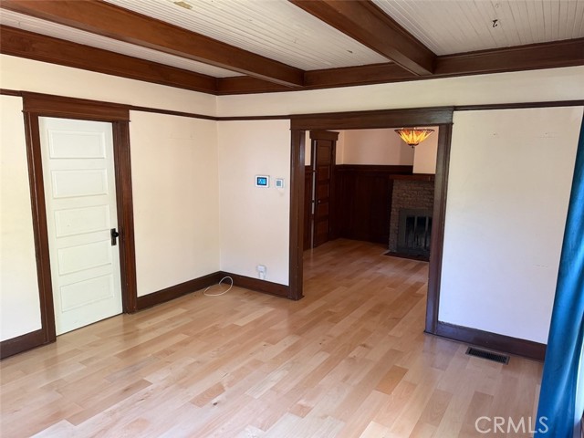 Detail Gallery Image 7 of 30 For 881 Winona Ave, Pasadena,  CA 91103 - 4 Beds | 3 Baths