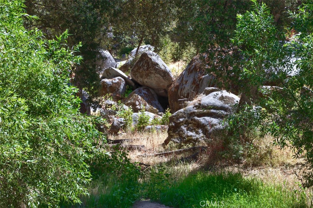 https://media.crmls.org/medias/35dc6a9e-5277-4063-82fe-c612308cf125.jpg?preset=X-Large