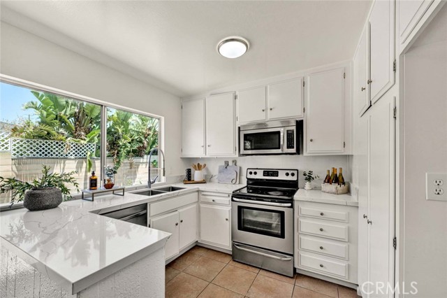 1981 Mitchell Avenue, Tustin CA: https://media.crmls.org/medias/35dd15f5-6209-4ac8-a206-54ec0c02320c.jpg