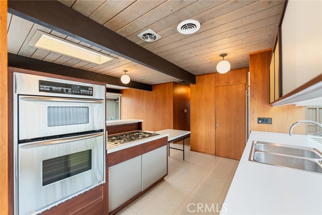 5112 E Valencia Drive, Orange CA: https://media.crmls.org/medias/35dda27a-a0a4-4a73-99db-1bf10bb90bac.jpg