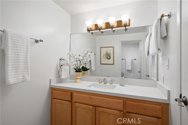 Detail Gallery Image 35 of 50 For 11687 Bellagio #12,  Los Angeles,  CA 90049 - 2 Beds | 2/1 Baths