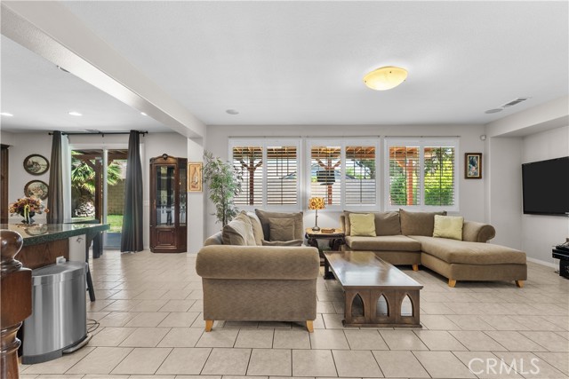 1341 Stanfill Road, Palmdale CA: https://media.crmls.org/medias/35de6ef5-5b8a-47dc-91ff-0380e8751d40.jpg