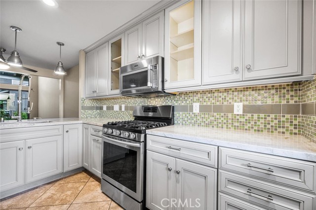 Image 4 of 38 For 700 Lake  111