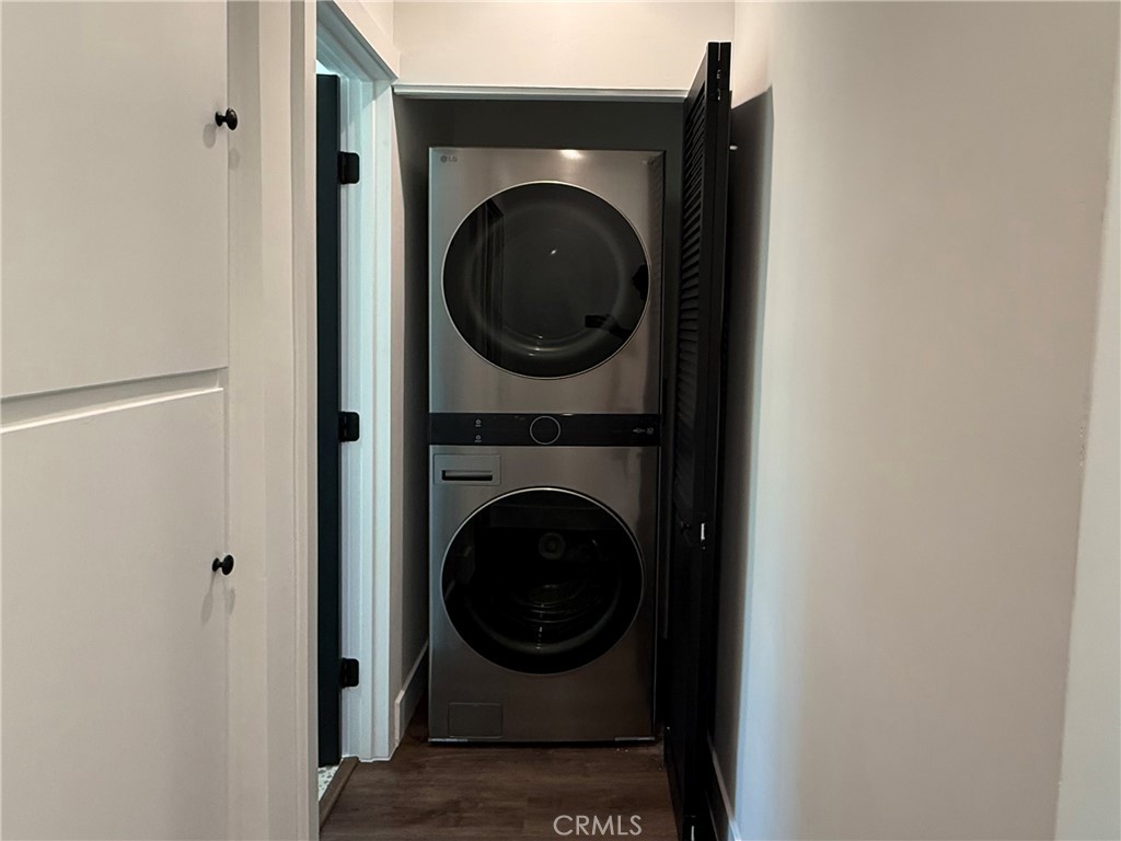 https://media.crmls.org/medias/35de9ebf-68cc-479b-beec-ddc803fd759b.jpg?preset=X-Large