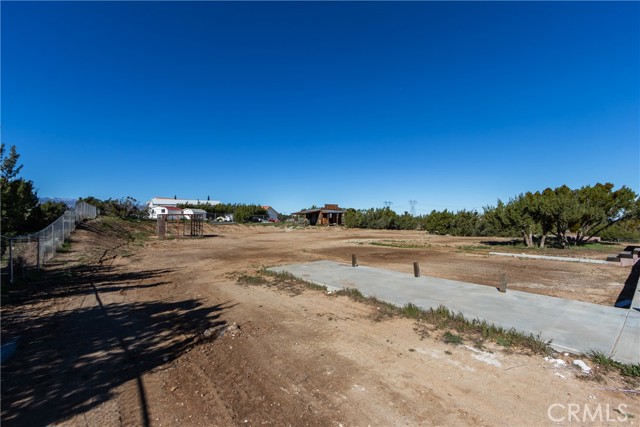 Detail Gallery Image 49 of 62 For 6572 Merced, Oak Hills,  CA 92344 - 4 Beds | 3 Baths