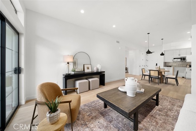 Detail Gallery Image 2 of 20 For 581 Higuera St #208,  San Luis Obispo,  CA 93401 - 1 Beds | 1 Baths