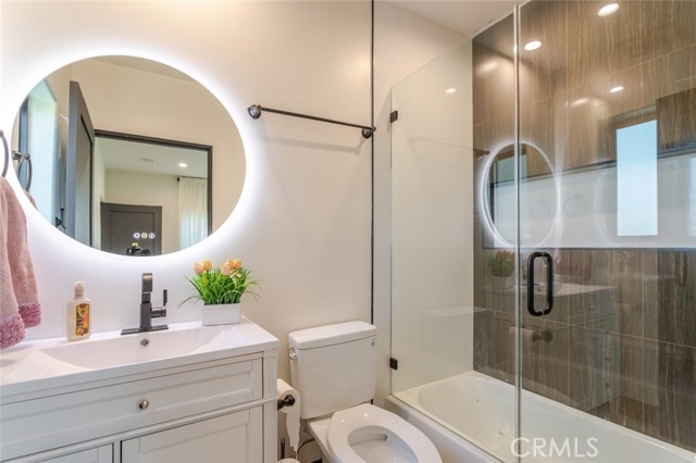 Detail Gallery Image 27 of 37 For 8252 Morse Ave, North Hollywood,  CA 91605 - 3 Beds | 3 Baths