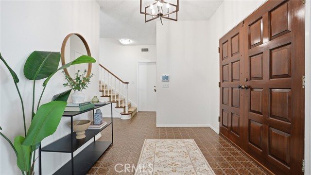 Detail Gallery Image 4 of 47 For 1340 Daily Circle, Glendale,  CA 91208 - 4 Beds | 3 Baths