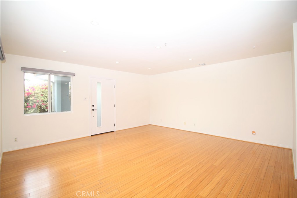 MLS #WS25218705 image #5