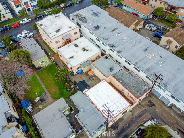 1640 Locust Avenue, Long Beach CA: https://media.crmls.org/medias/35e1fc5f-4037-45f1-b7ee-7845e0dd419b.jpg
