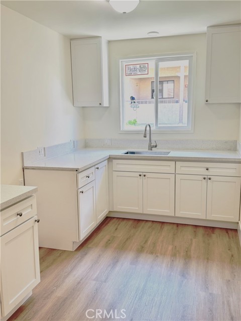 1250 E 3rd Street, Long Beach CA: https://media.crmls.org/medias/35e22985-1abc-4401-be2a-032a29b19324.jpg