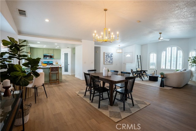 7122 Aster Road, Oak Hills CA: https://media.crmls.org/medias/35e2b4c9-2b01-4aa6-a2e1-74bee58ea8c1.jpg