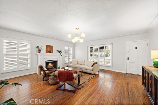 Detail Gallery Image 2 of 20 For 2480 Oregon Avenue, Long Beach,  CA 90806 - 3 Beds | 1 Baths