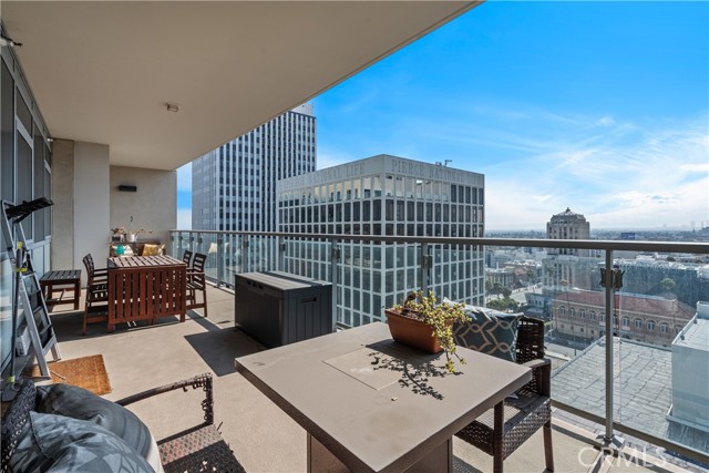 3785 Wilshire Boulevard, Los Angeles CA: https://media.crmls.org/medias/35e32d83-23c5-430a-a291-7a8e94532679.jpg