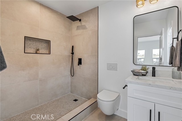 6239 Cimarron Street, Los Angeles CA: https://media.crmls.org/medias/35e353c4-7307-4a20-9e69-3906bcd08512.jpg