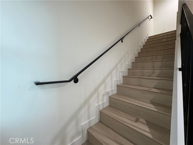 Detail Gallery Image 11 of 17 For 257 S Avenue 54 #1/2,  Los Angeles,  CA 90042 - 2 Beds | 2/1 Baths