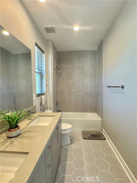 20401 W Aberdeen Lane, Porter Ranch CA: https://media.crmls.org/medias/35e3f309-fd58-4a3c-b0ac-630c12fb7f07.jpg