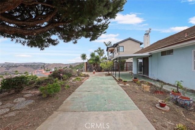 315 Calle Dorado, San Clemente CA: https://media.crmls.org/medias/35e3f783-5552-4e13-9ecf-74c3e64cffb3.jpg