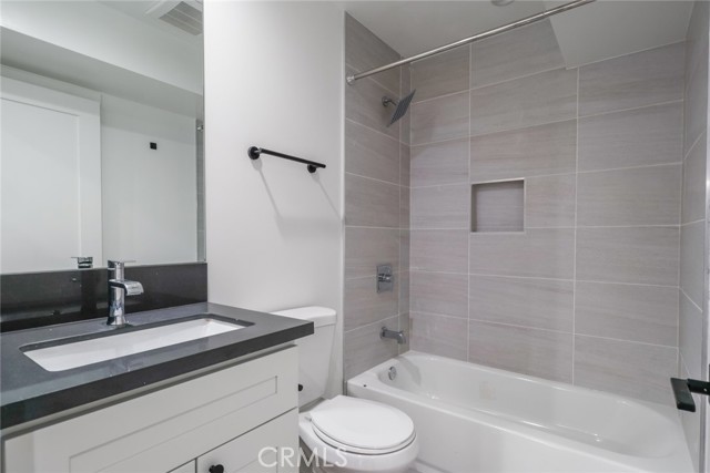 Detail Gallery Image 25 of 36 For 4649 Pickford, Los Angeles,  CA 90019 - 4 Beds | 4 Baths