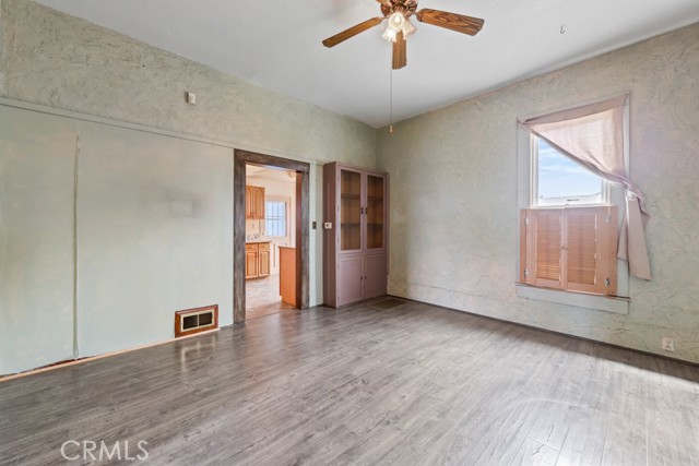 Detail Gallery Image 11 of 38 For 16412 Bixler Ave, Paramount,  CA 90723 - 2 Beds | 1 Baths