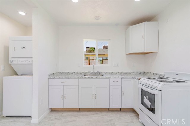 Detail Gallery Image 35 of 41 For 44632 Fern Ave, Lancaster,  CA 93534 - 5 Beds | 3 Baths