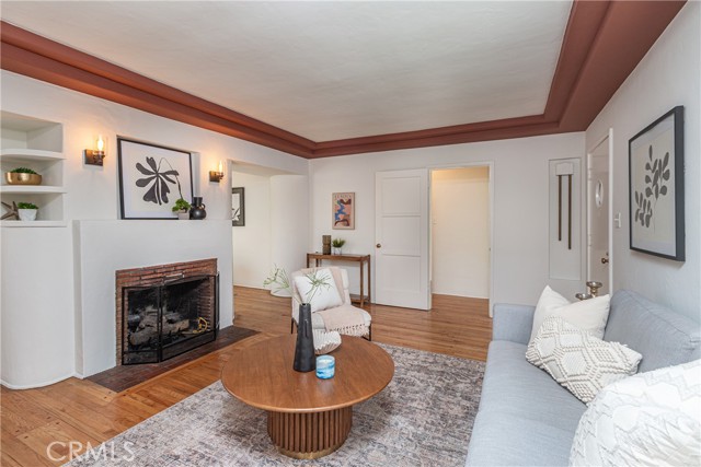 Detail Gallery Image 8 of 32 For 121 N Myers, Burbank,  CA 91506 - 4 Beds | 2 Baths