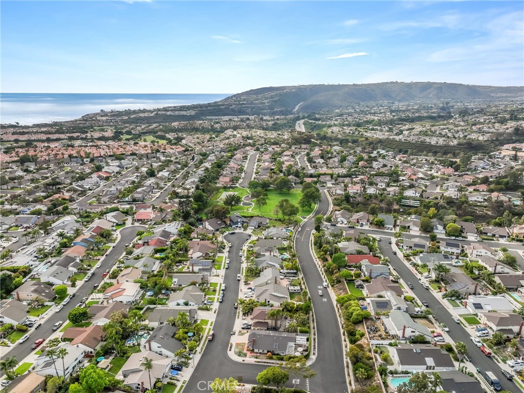 MLS #OC25163941 img 43