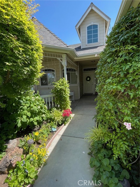 Detail Gallery Image 3 of 4 For 370 Trenton Ave, Clovis,  CA 93619 - 5 Beds | 2/1 Baths