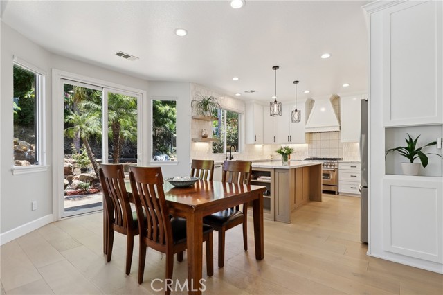 8047 E Hampshire Road, Orange CA: https://media.crmls.org/medias/35e6ed51-7061-4227-a595-0718458e907f.jpg