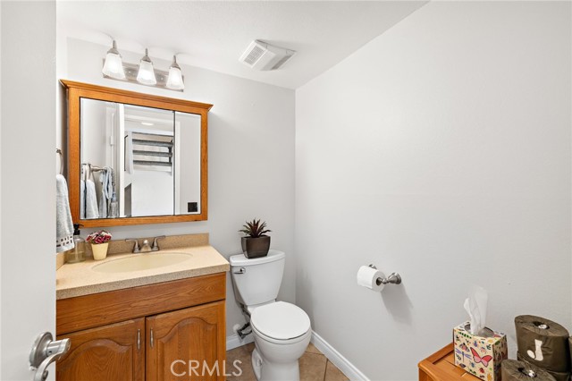 Detail Gallery Image 10 of 28 For 2870 N Cottonwood St, Unit 2, Orange,  CA 92865 - 3 Beds | 1/1 Baths