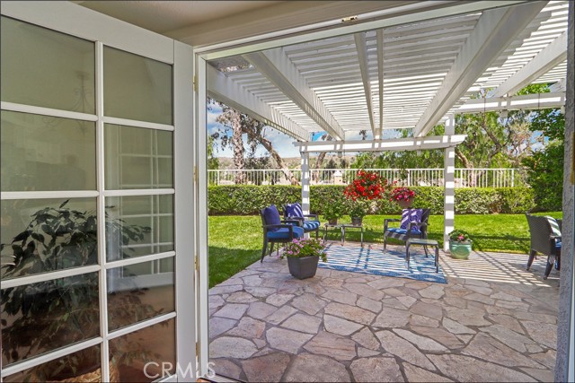 3 Blue Heron Lane, Aliso Viejo CA: https://media.crmls.org/medias/35e87620-42e2-41d1-9d91-d78403ba3f1a.jpg