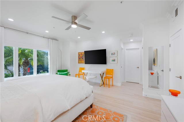 Detail Gallery Image 9 of 25 For 401 Seaward Rd #2,  Corona Del Mar,  CA 92625 - 3 Beds | 2/1 Baths