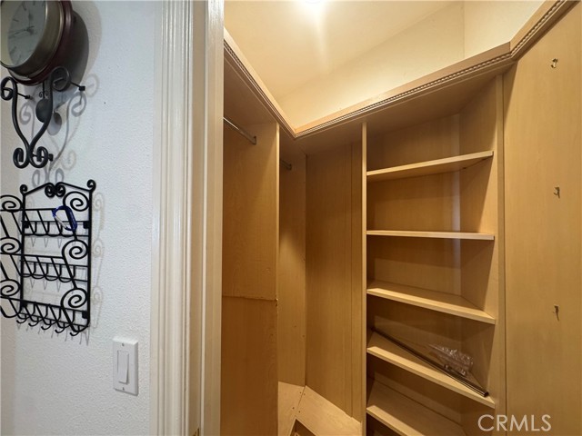 Detail Gallery Image 14 of 44 For 5092 Chimineas, Tarzana,  CA 91356 - 4 Beds | 2 Baths
