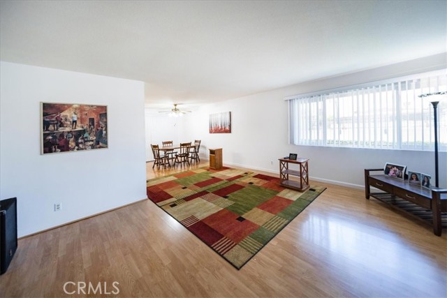 615 S Palm Avenue, Hemet CA: https://media.crmls.org/medias/35e94eb5-57d8-4e36-9535-123bf9419564.jpg