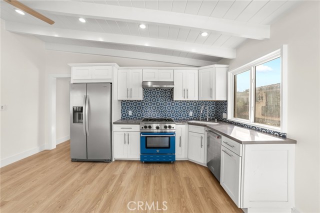 Detail Gallery Image 14 of 28 For 112 36th, Manhattan Beach,  CA 90266 - 3 Beds | 1 Baths