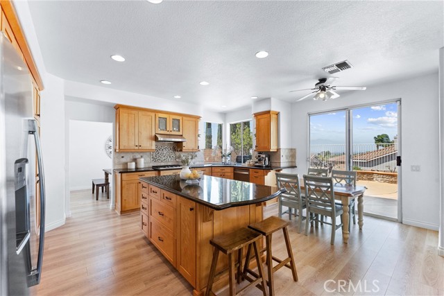1443 Canyon Crest Drive, Corona CA: https://media.crmls.org/medias/35e9df84-c9f5-424c-a491-51075907c086.jpg