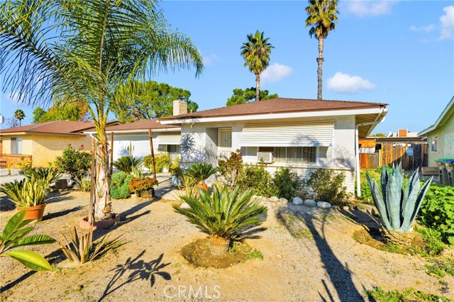 Detail Gallery Image 3 of 27 For 858 Coral, Hemet,  CA 92543 - 2 Beds | 2 Baths