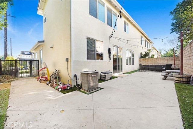 Detail Gallery Image 35 of 38 For 13223 Norfolk Ct, Moorpark,  CA 93021 - 3 Beds | 2/1 Baths