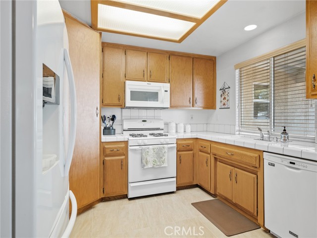 Detail Gallery Image 15 of 50 For 8840 Smoke Tree Rd, Phelan,  CA 92371 - 4 Beds | 3 Baths