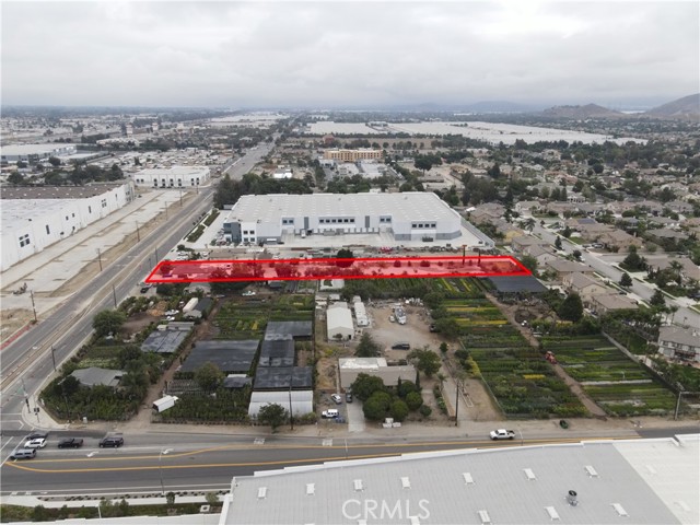 Detail Gallery Image 5 of 9 For 16569 Slover, Fontana,  CA 92337 - – Beds | – Baths