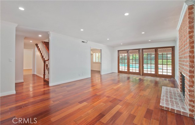 5819 Fairhaven Avenue, Woodland Hills CA: https://media.crmls.org/medias/35ebaf57-8958-4dcb-82cf-d50023c9758a.jpg