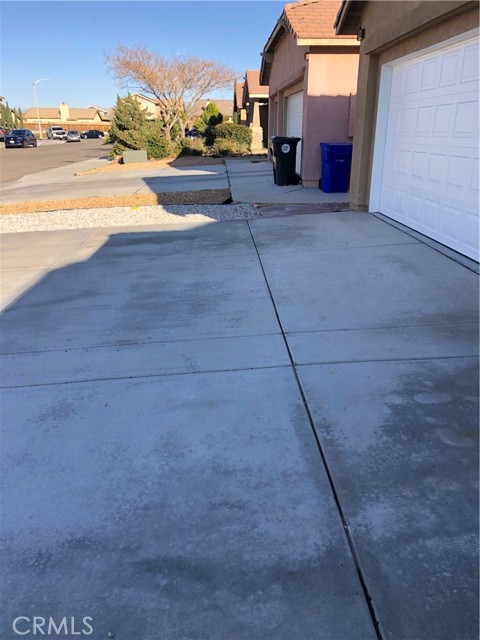 Detail Gallery Image 5 of 63 For 12941 Rising Moon Way, Victorville,  CA 92392 - 4 Beds | 2 Baths